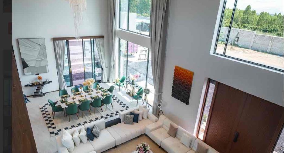 Villa en venta de 5 habitaciones en Bang Lamung, Chonburi
