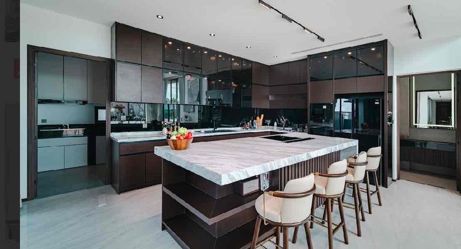 Villa en venta de 5 habitaciones en Bang Lamung, Chonburi