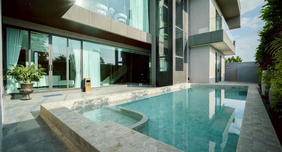 Villa en venta de 5 habitaciones en Bang Lamung, Chonburi