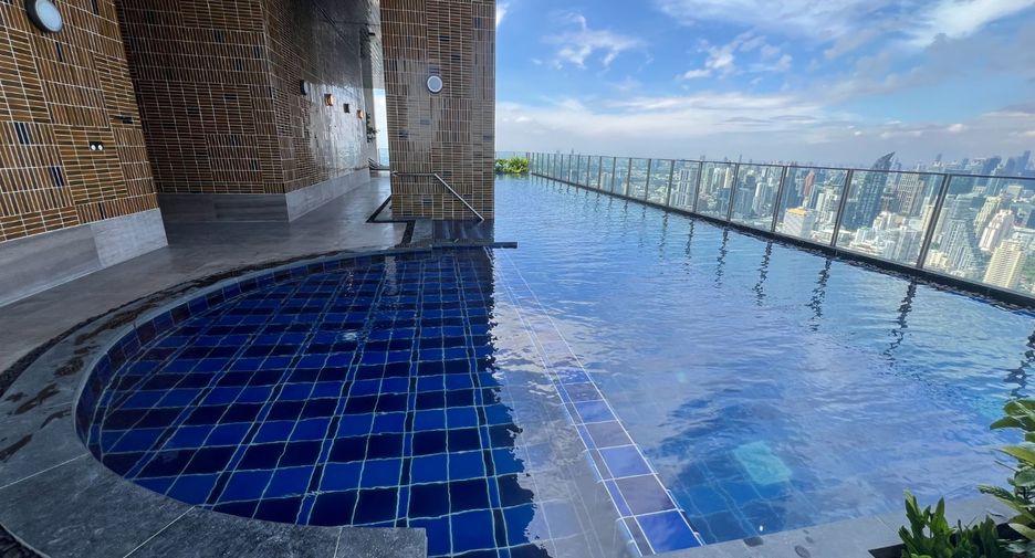 For rent 2 bedrooms condo in Watthana, Bangkok