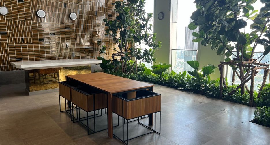 For rent 2 bedrooms condo in Watthana, Bangkok