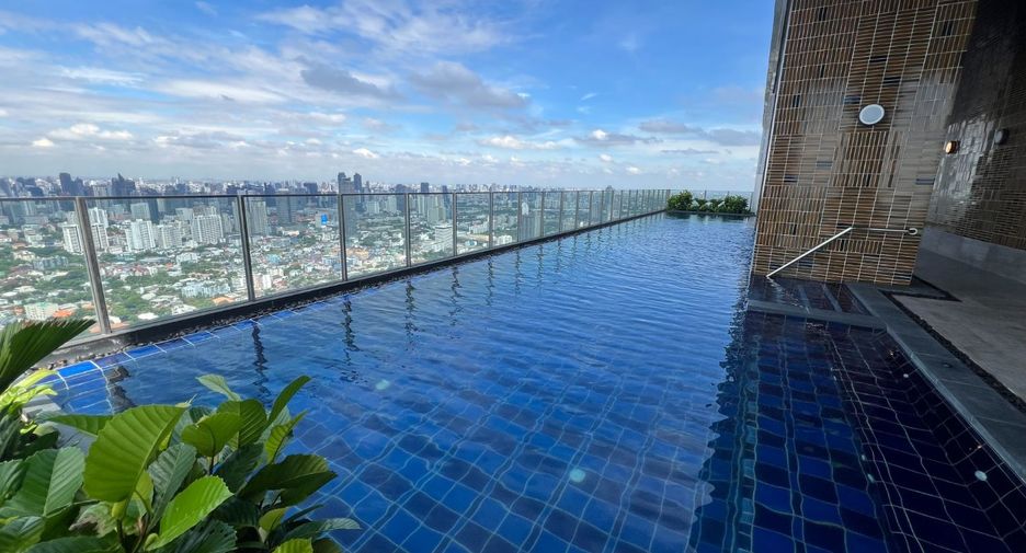 For rent 2 bedrooms condo in Watthana, Bangkok