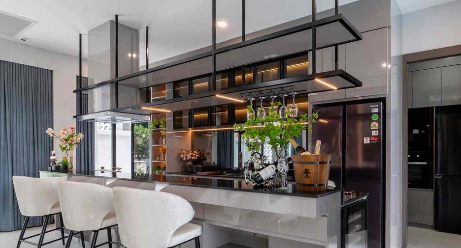 Villa zum Kauf mit 5 Zimmer in Bang Lamung, Chonburi