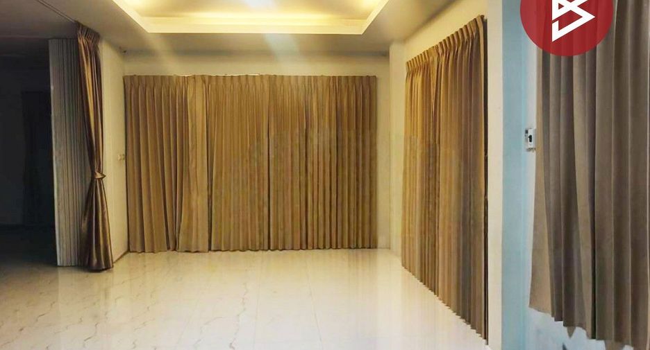 For sale 3 bedrooms house in Si Racha, Chonburi