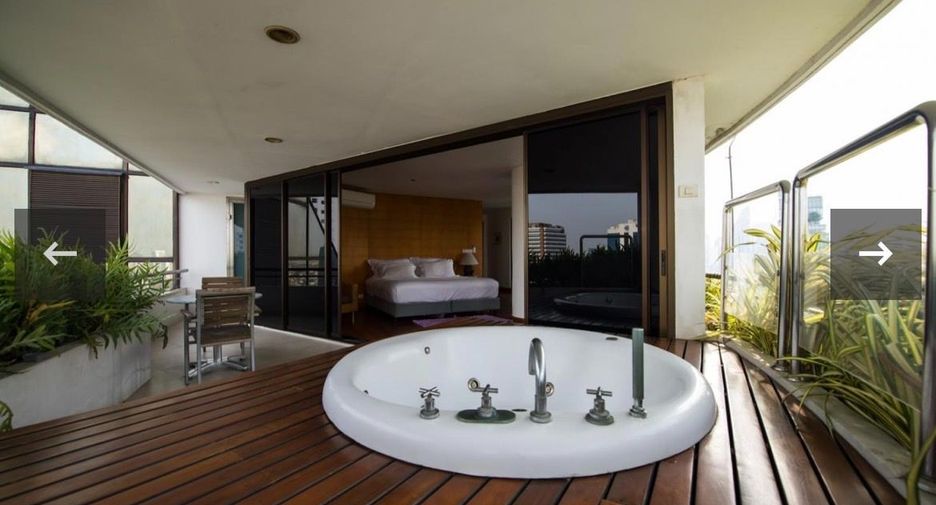 For rent 4 bedrooms condo in Watthana, Bangkok