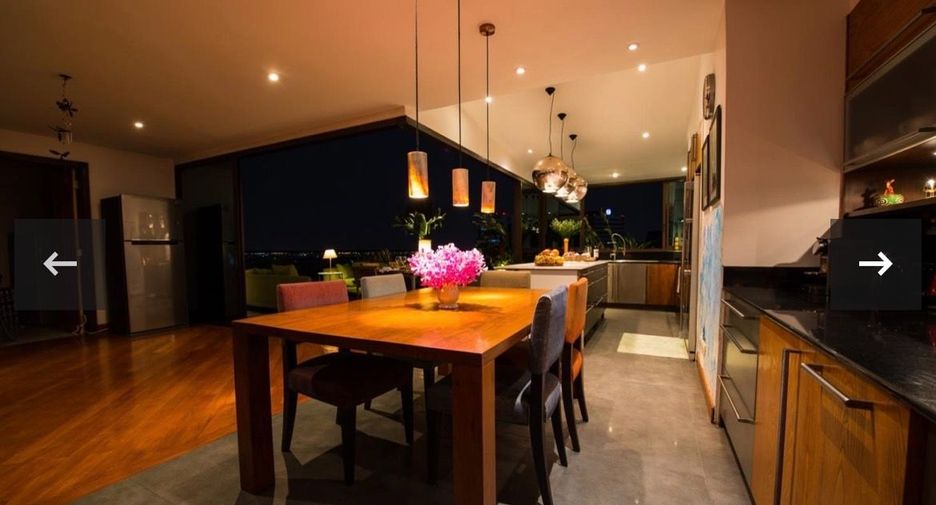 For rent 4 bedrooms condo in Watthana, Bangkok