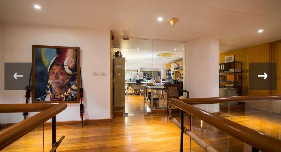 For rent 4 bedrooms condo in Watthana, Bangkok