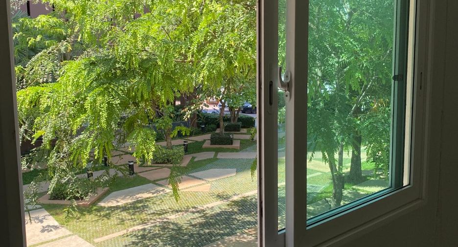 For rent 3 bedrooms retail Space in Mueang Chiang Mai, Chiang Mai