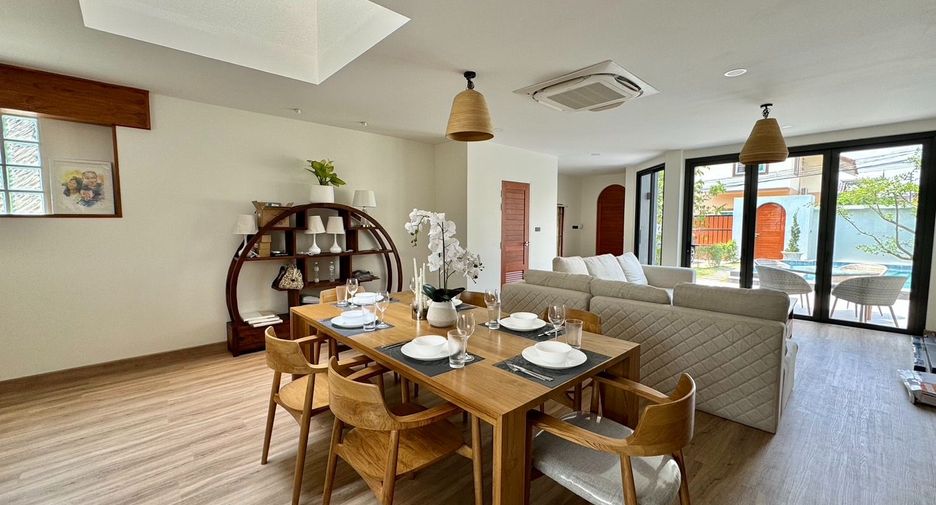 For rent 5 bedrooms villa in Mueang Chiang Mai, Chiang Mai