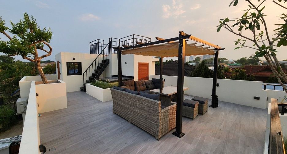 For rent 5 bedrooms villa in Mueang Chiang Mai, Chiang Mai