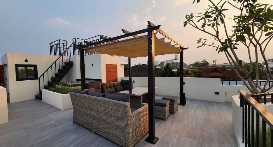 For rent 5 bedrooms villa in Mueang Chiang Mai, Chiang Mai