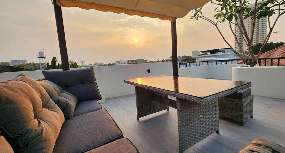 For rent 5 bedrooms villa in Mueang Chiang Mai, Chiang Mai