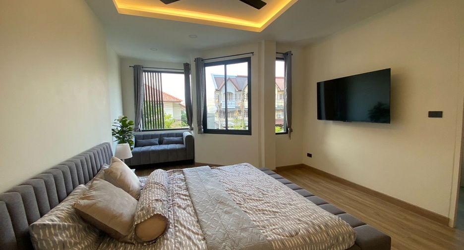 For rent 5 bedrooms villa in Mueang Chiang Mai, Chiang Mai