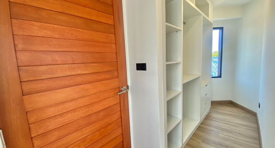 For rent 5 bedrooms villa in Mueang Chiang Mai, Chiang Mai