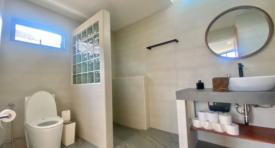 For rent 5 bedrooms villa in Mueang Chiang Mai, Chiang Mai