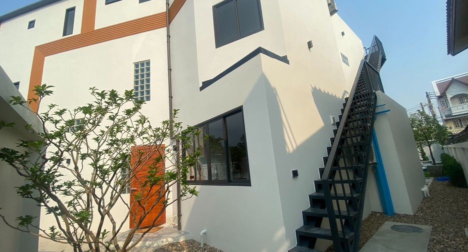 For rent 5 bedrooms villa in Mueang Chiang Mai, Chiang Mai
