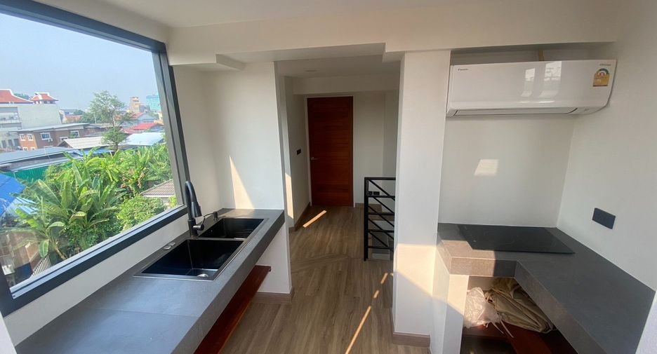 For rent 5 bedrooms villa in Mueang Chiang Mai, Chiang Mai