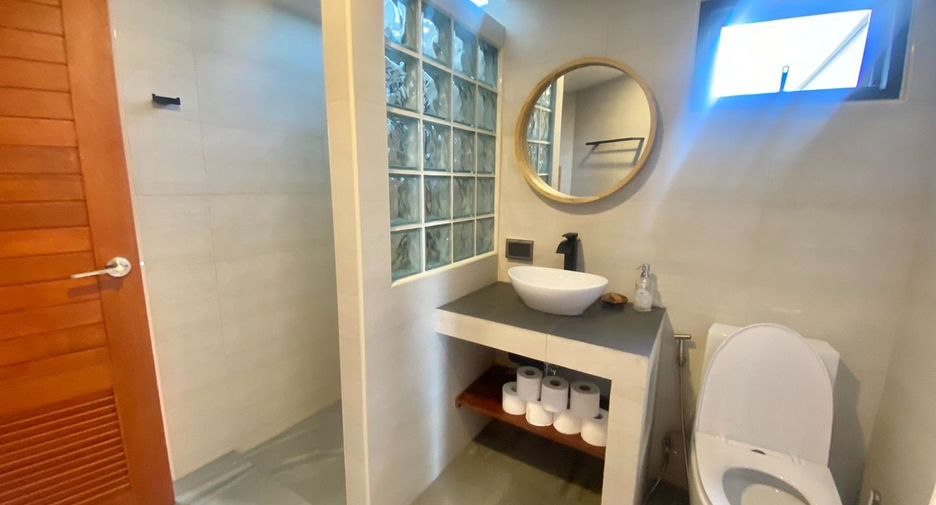 For rent 5 bedrooms villa in Mueang Chiang Mai, Chiang Mai