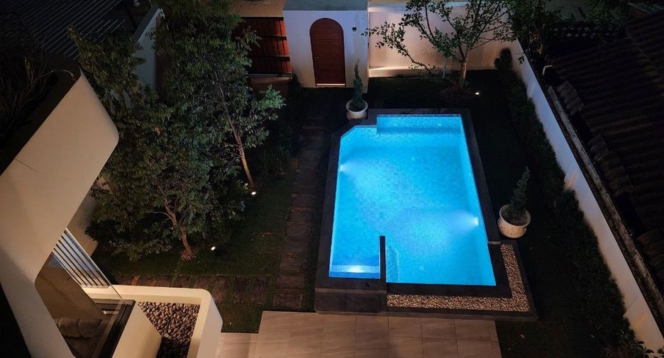 For rent 5 bedrooms villa in Mueang Chiang Mai, Chiang Mai