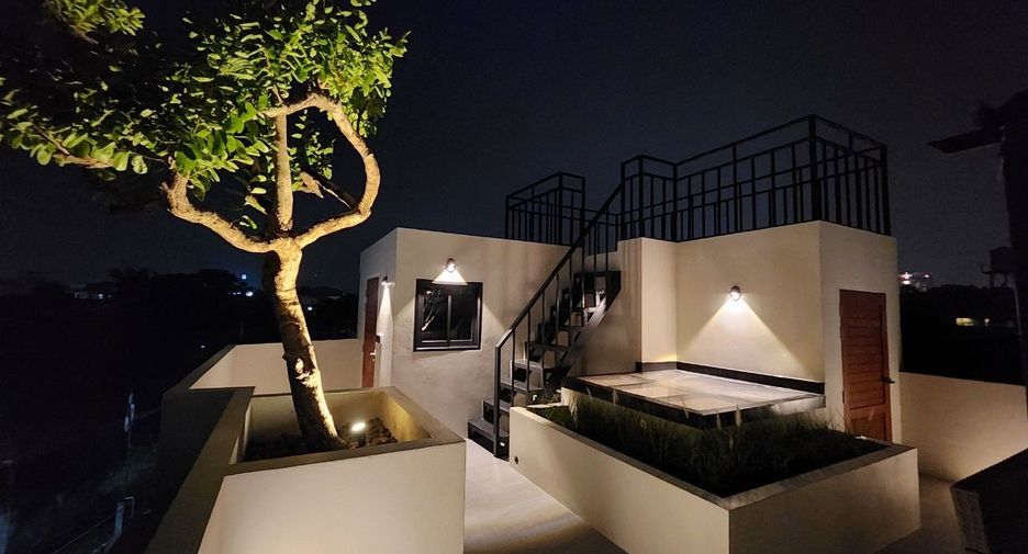 For rent 5 bedrooms villa in Mueang Chiang Mai, Chiang Mai