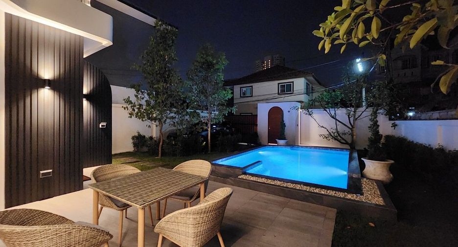For rent 5 bedrooms villa in Mueang Chiang Mai, Chiang Mai