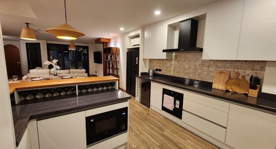 For rent 5 bedrooms villa in Mueang Chiang Mai, Chiang Mai