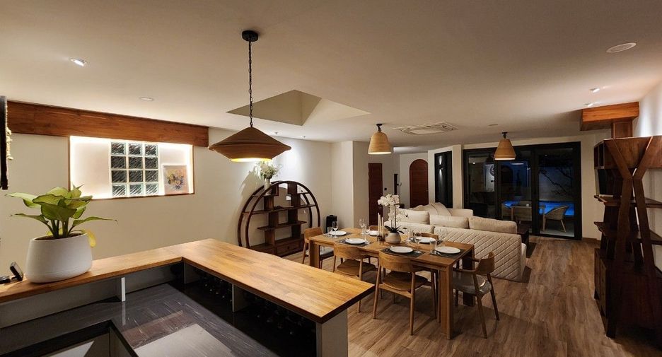 For rent 5 bedrooms villa in Mueang Chiang Mai, Chiang Mai