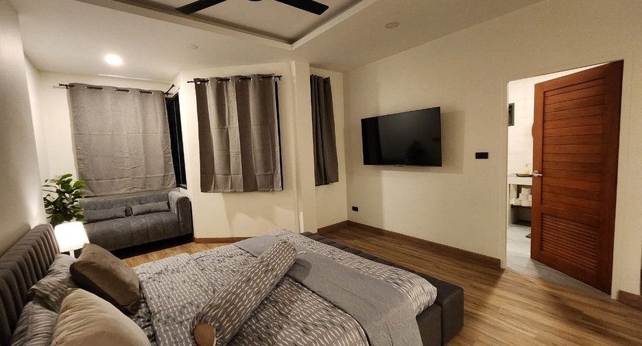 For rent 5 bedrooms villa in Mueang Chiang Mai, Chiang Mai