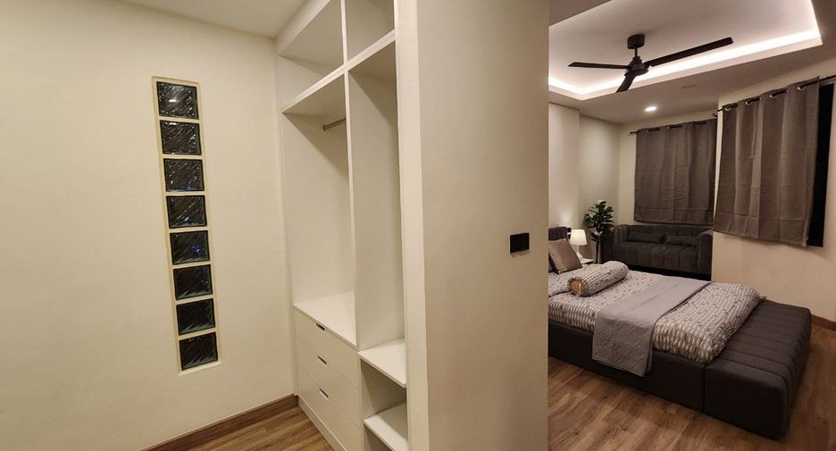 For rent 5 bedrooms villa in Mueang Chiang Mai, Chiang Mai