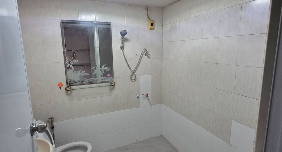 For sale 1 bed condo in Thanyaburi, Pathum Thani