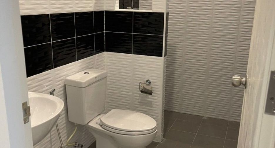 À vendre 2 chambres maison à Si Racha, Chonburi