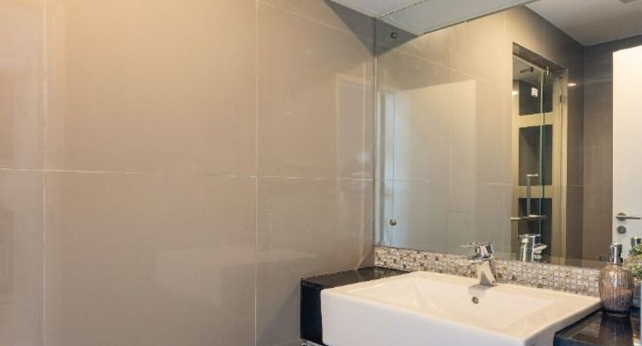 Condo en venta de 2 habitaciones en Khlong Toei, Bangkok
