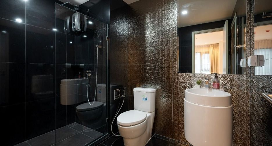 For sale 2 bedrooms condo in Khlong Toei, Bangkok