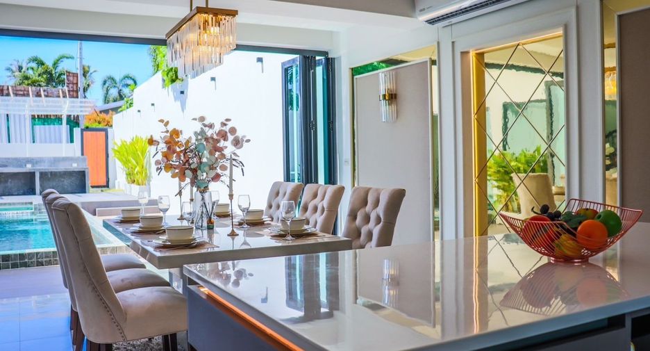 For rent 3 bedrooms villa in Mueang Phuket, Phuket