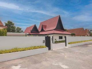 For sale 4 ベッドルーム villa in Bang Lamung, Chonburi
