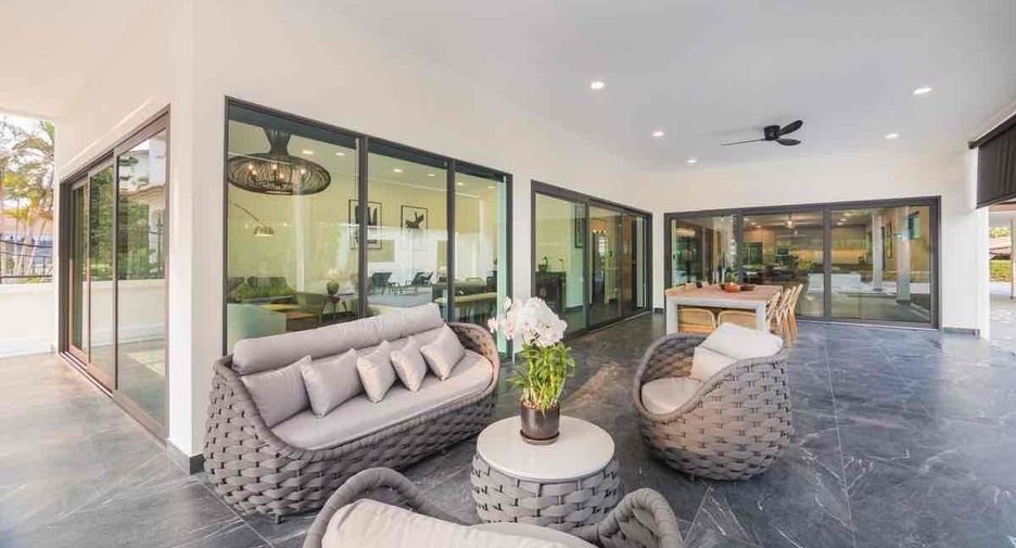 Villa zum Kauf mit 4 Zimmer in Bang Lamung, Chonburi