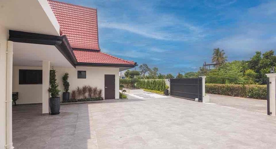 Villa zum Kauf mit 4 Zimmer in Bang Lamung, Chonburi