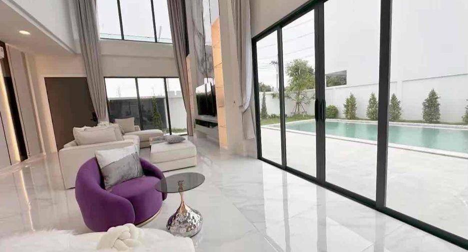 Villa en alquiler y en venta de 5 habitaciones en Bang Lamung, Chonburi