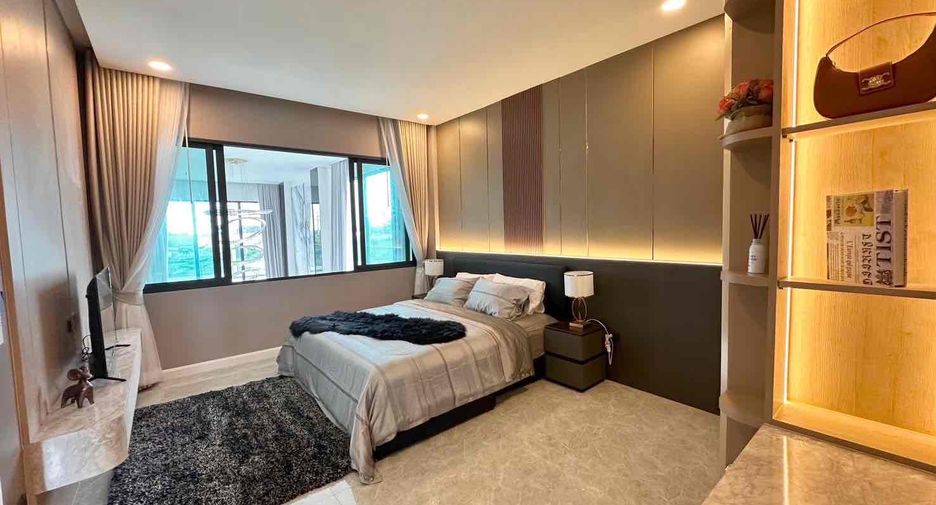Villa en alquiler y en venta de 5 habitaciones en Bang Lamung, Chonburi