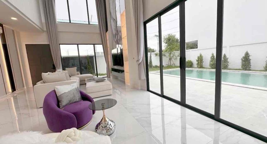 Villa en alquiler y en venta de 5 habitaciones en Bang Lamung, Chonburi