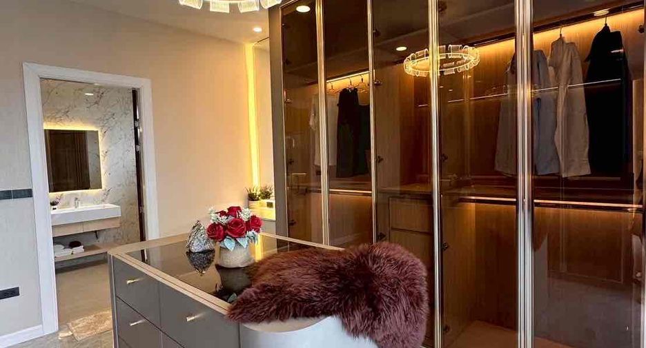 Villa en alquiler y en venta de 5 habitaciones en Bang Lamung, Chonburi