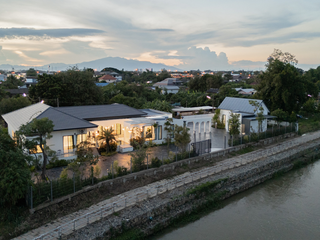 For sale 9 bedrooms villa in Mueang Lamphun, Lamphun