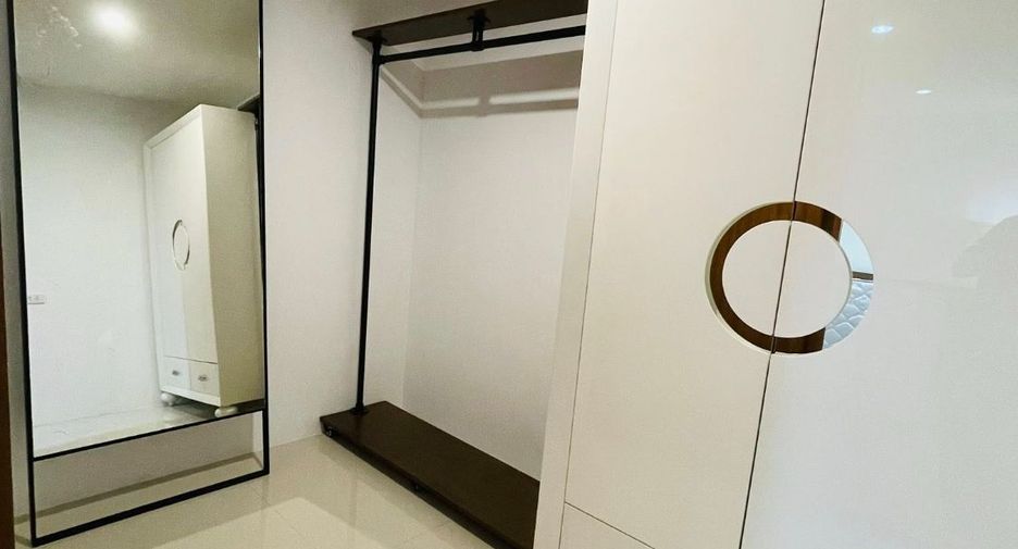 For rent 2 bedrooms apartment in Chatuchak, Bangkok