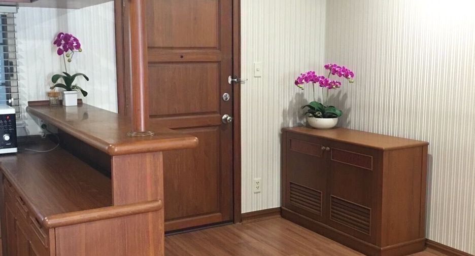 For sale 2 bedrooms condo in Khlong Toei, Bangkok