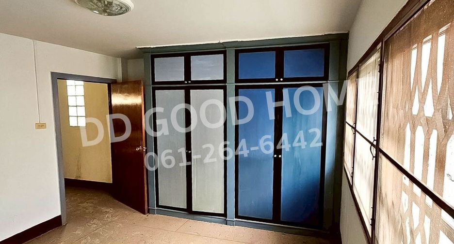 Local comercial en venta de 3 habitaciones en Mueang Udon Thani, Udon Thani