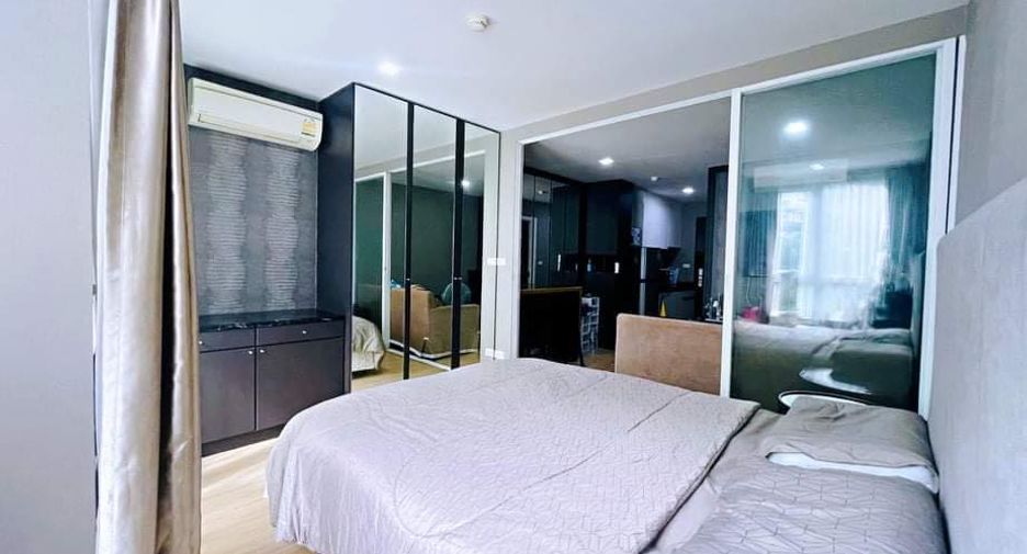 For sale 1 bed condo in Phra Khanong, Bangkok