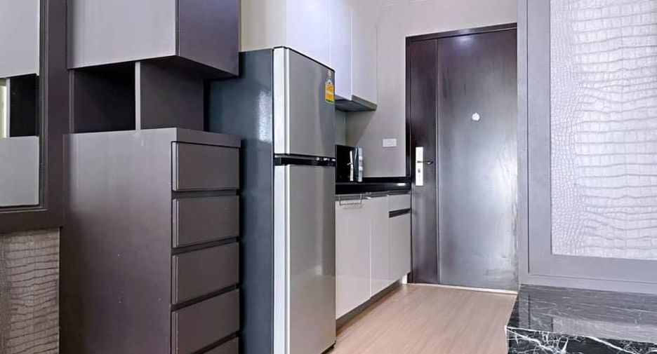 For sale 1 bed condo in Phra Khanong, Bangkok