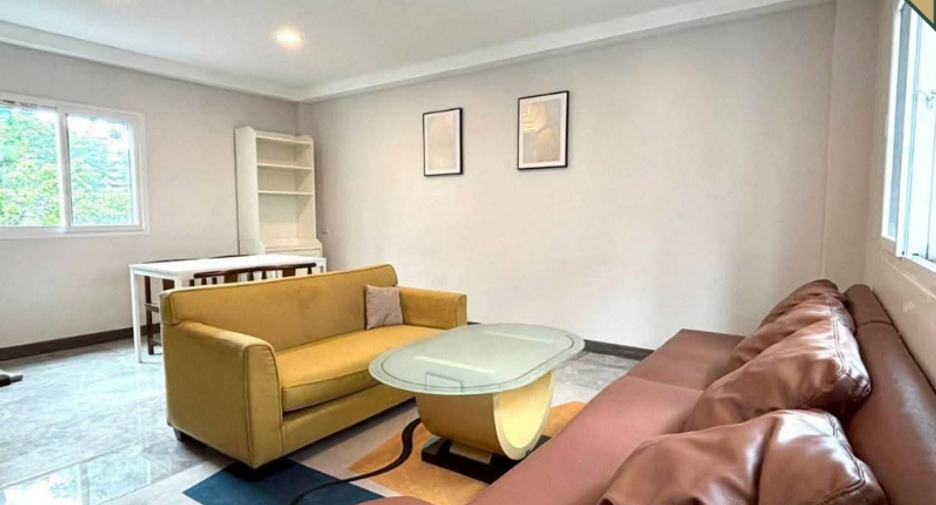 Casa en alquiler de 4 habitaciones en Watthana, Bangkok