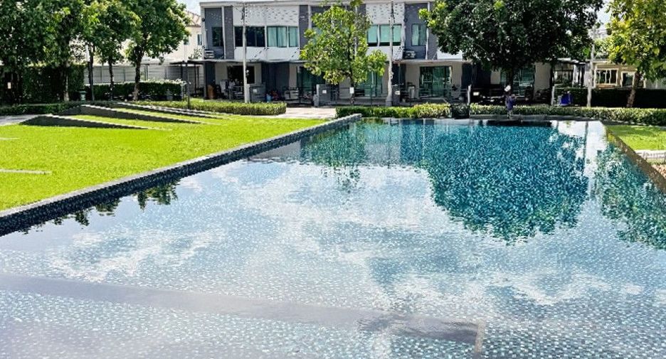 Продажа 3 спальни таунхаус в Khlong Luang, Патумтани