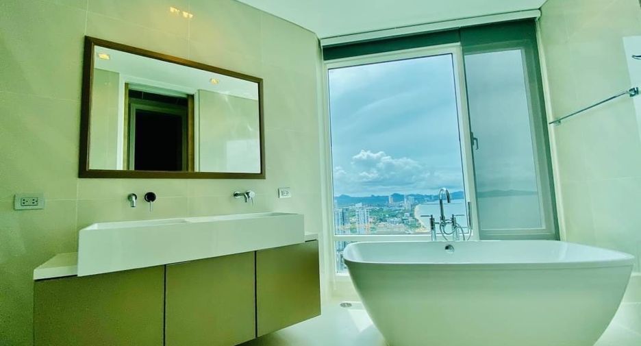 For rent 3 bedrooms condo in Bang Lamung, Chonburi